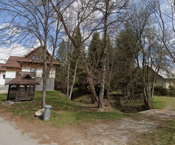 Projekty obce / Názov projektu: Štôla - vybudovanie kontajnerových stojísk ako prevencia škôd spôsobených medveďom hnedým - foto