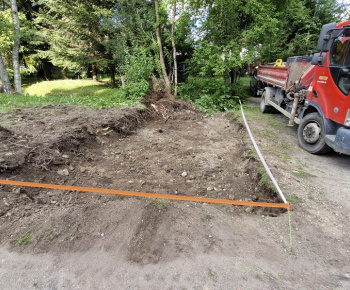 Projekty obce / Názov projektu: Štôla - vybudovanie kontajnerových stojísk ako prevencia škôd spôsobených medveďom hnedým - foto