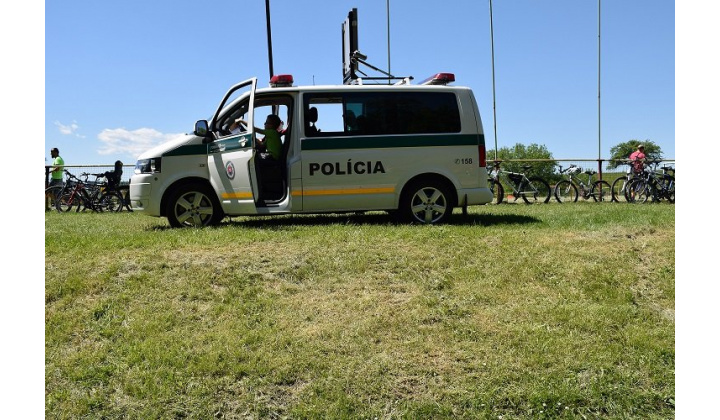 Športový deň s ukážkami policajtov,  hasičov a iných zložiek  3.6.2017